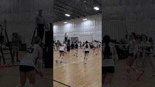 Volleyball Libero Out of System Setting. #libero #dmoon #volleyballplayer