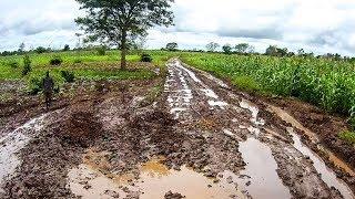 Expedition vehicle in the mud • World tour