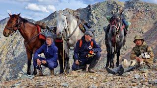 Горы Алтая в июне. Каракольские озера.