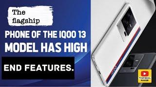 The flagship phone of the iQOO 13 model has high-end features.