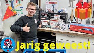 Jarig geweest en cadeau`s gekregen  van HBM machines