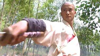 [Kung Fu Movie] The villain thinks he is invincible, but the kung fu boy can beat him with one move