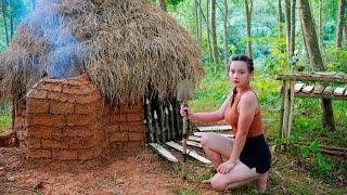 30 hours single girl in the deep forest, no light, making a warm primitive house | Oanh Green Forest