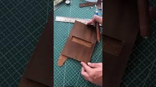 making leather vertical cardholder #leather #leathercraft #leatherwork #leathercardholder #handmade