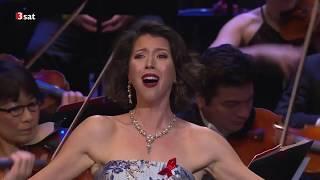 Lisette Oropesa sings "Sempre libera" (La traviata)