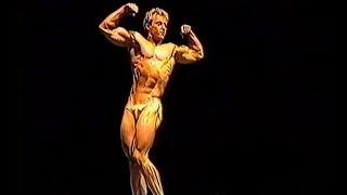 Steve Naylor - Mr. Britain Junior 1986 Posing