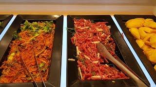 쿠우쿠우 스시롤과 샐러드바 Sushi and salad bars