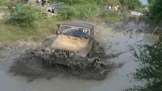 Jeep Rubicon in 4x2 Off Road in Mud Hole