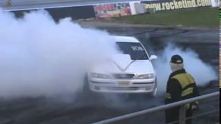 8 FORMAL FORD V8 FALCON BURNOUT AT AUSTRALIA DAY BURNOUTS WSID 25 1 2015