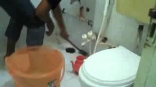 Kashan Bhai cleaning toilet of Muntwo