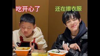 每个家都有自己的食物链哈哈哈