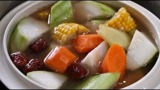 苡实薏米毛瓜排骨汤，清热袪湿，利尿，消腫，大人小孩都合喝。Barley hairy melon ribs soup.