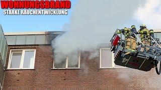 [AUSGEDEHNTER WOHNUNGSBRAND MIT MENSCHENRETTUNG!] - Starke Rauchentwicklung ~ Feuerwehr Meerbusch -