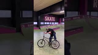 BMX flat tailwhip