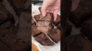 BROWNIES DE CHOCOLATE BIEN HÚMEDOS (Receta) #shorts #chocolatebrownie