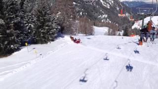 Kutsche kreuzt Skipiste