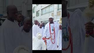 SEE LOVE! Queen Elizabeth Honours Ooni of Ife in Viral Kneeling Moment