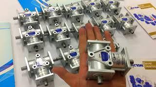 miniature right angle spiral bevel gearbox speed reducer, shaft drive 90degree right angle gearboxes