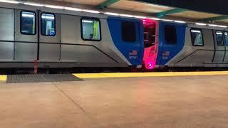 San Francisco BART D/E Train departure - AMAZING SOUND!