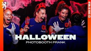  HILARIOUS HALLOWEEN PRANK : Sherida Spitse scares teammates in Photobooth! 