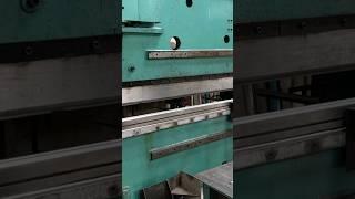 Presse-plieuse COMESSA PNS 220 4000x220 T + Cisaille-guillotine COMESSA CP312 3000x12