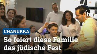 Chanukka: Geschenke, gutes Essen und Liebe zum Lichterfest | hessenschau