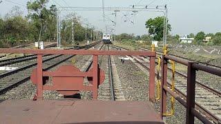 TWO TRAINS ON SAME TRACK | CAN BE TRAIN ACCIDENT  OR A PRANK | BANDRA PATNA HUMSAFAR