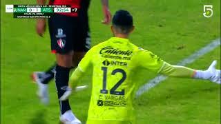 ¡Atajada increíble de Camilo Vargas!