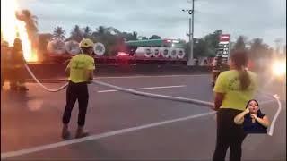 Incendio en cabezal paraliza tráfico en carretera a Izalco