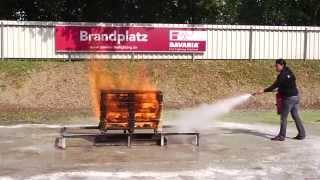 Feuer löschen "Wie lösche ich richtig" mit einem Feuerlöscher