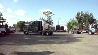 1999 Freightliner FLD120 TRACTOR TRUCK TANDEM AXLE SLEEPER