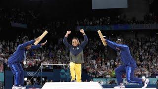 ¡Histórica medalla en gimnasia artística! Rebeca Andrade se lleva el oro, Simone Biles es plata