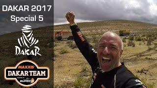 Mini docu; Dakar madness for Tom Coronel in special 5, mud, hail, towing and sleeping in the desert