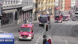 Löschzug + ELD BF Augsburg FW 1 mit Dauerhorn durch Innenstadt