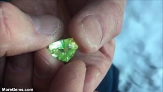 What is Hyalite Opal - Faceting Fluorescent Minerals