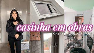 TENHO PORTAS E JANELAS NOVAS, PARTE DE FORA DA CASINHA PINTADA