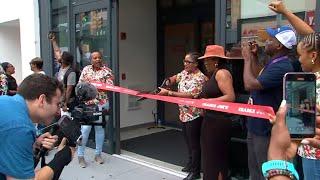 Trader Joe's holds grand opening ceremony for 1st store in Harlem