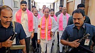 KCR Walking Uncomfortable At Telangana Bhavan | KTR | CM Revanth Reddy | QubeTV News