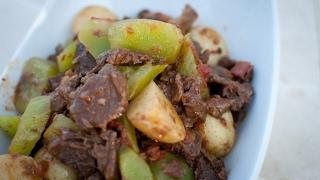 Rich and delicious braised beef with celtuce (Chinese lettuce)