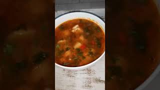 Вкусный суп с фасолью и курицей  на обед
