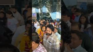 big public welcome Aniruddhacharya and his friend #shorts #youtubeshort #anirudhacharya