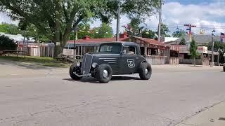 Cars leaving the 2022 Goodguys Heartland Nationals in Des Moines, Iowa