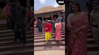 Raghav Chaddha & Parineeti Chopra seek blessings at Siddhivinayak Mandir | Clout News