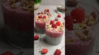 Easy layered chia pudding parfait #breakfastrecipes #chiapuddingrecipe #easyrecipe