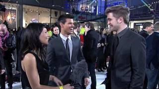 Robert Pattinson loves Taylor Lautner's bum