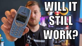 Turning on a Nokia 3310 for the First Time in 23 Years