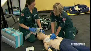 Student Ambulance Officers Demonstrating CPR l 9 News Perth | St John WA