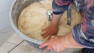 Asian village bakery vlog | How do they bake and sell 5000 traditional bread a day?