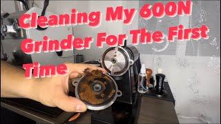 How To Clean The 600N Coffee Grinder #coffee #espresso #coffeegrinder #espressomachine #follow