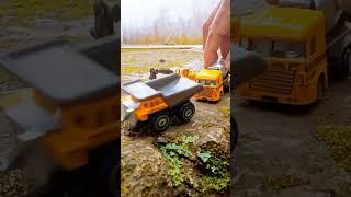 Haul Truck vs. Mixer Truck – Power vs. Precision!